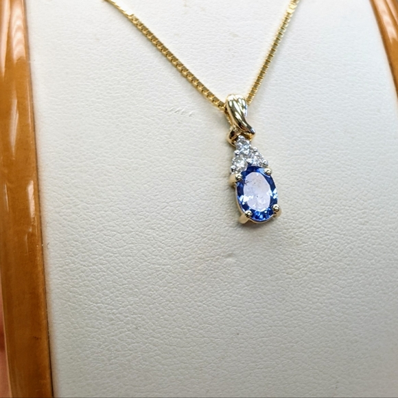14k Tanzanite and diamond pendant - Picture 9 of 11
